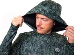 Googan Squad Hooded Long-Sleeve -Simms || 13 Fishing || Huk Shop bt6a7613 kv