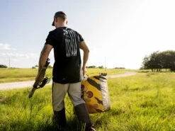 Bux Arrow Flag T-Shirt -Simms || 13 Fishing || Huk Shop lifestyle buxarrowflag tshirt black