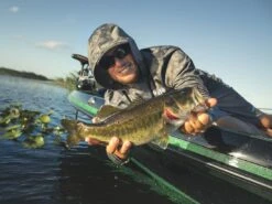 HUK Icon X Running Lakes Hoodie -Simms || 13 Fishing || Huk Shop lifestyle iconxrunninglakes hoodie 1