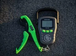 Googan Squad Digital Scale -Simms || 13 Fishing || Huk Shop scalelifestyle2